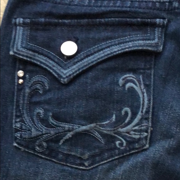 Ladies White House Black Market 2R bootcut jeans - Picture 8 of 8